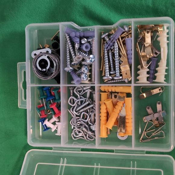 Work Choice 117 Pc Picture Hanger Kit - Nails, Hooks, Pushpins, Hangers, & More - Picture 2 of 2